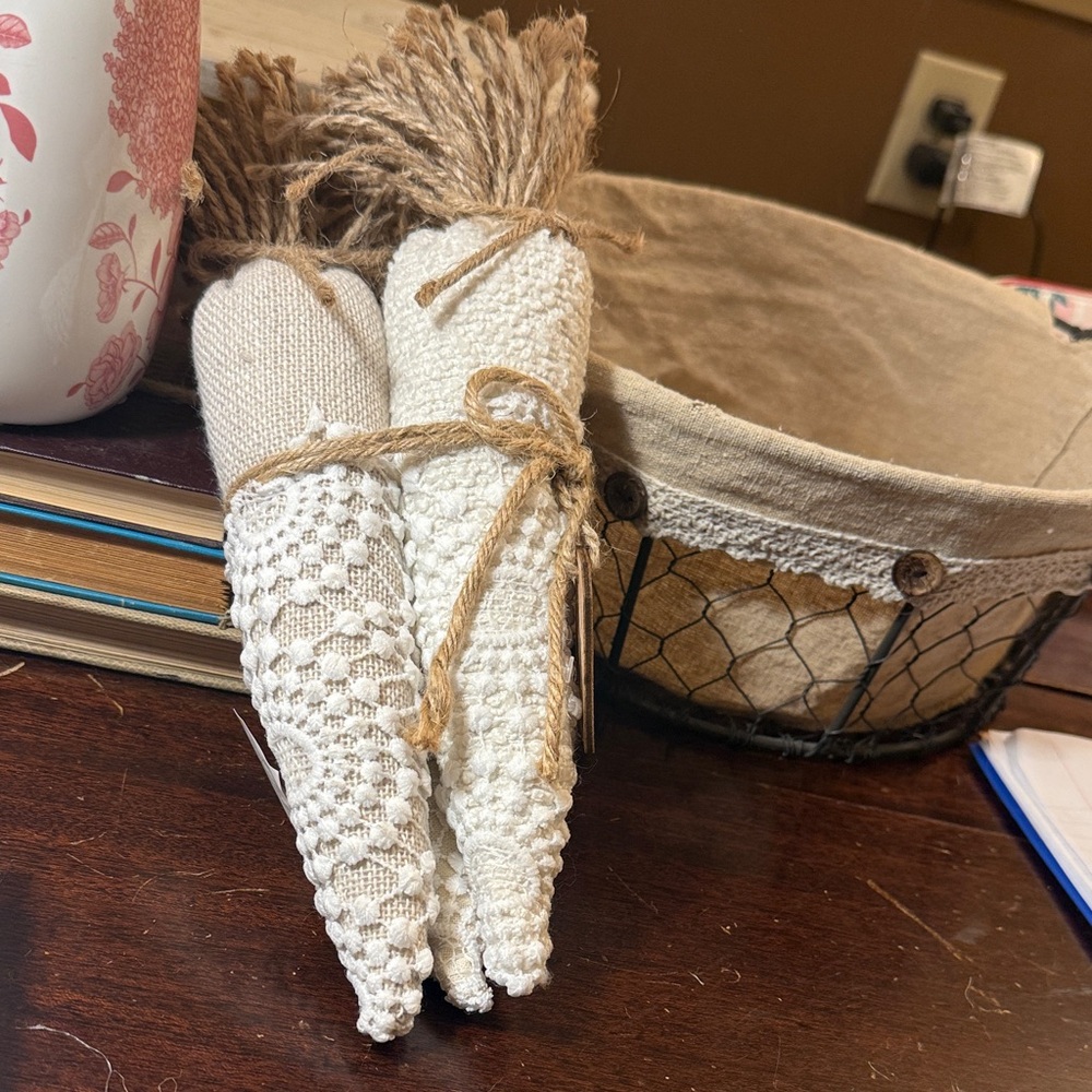 Rustic Cream Lace Fabric Carrots - Farmhouse Bowl Fillers